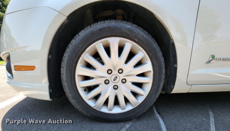 image for item MK9073 2012 Ford Fusion Hybrid