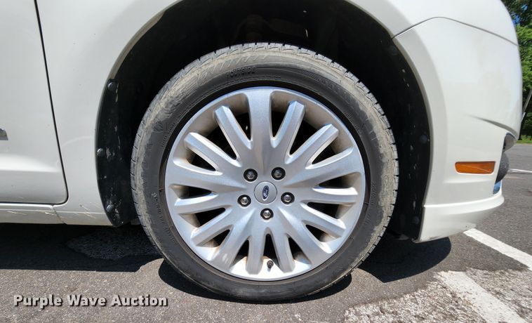 image for item MK9073 2012 Ford Fusion Hybrid