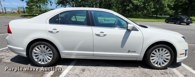 image for item MK9074 2012 Ford Fusion Hybrid