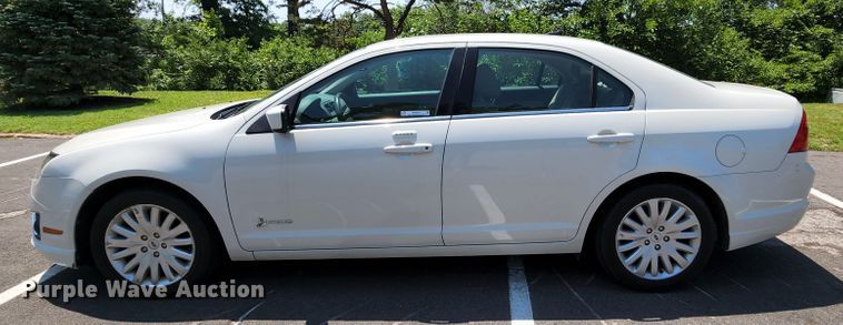 image for item MK9074 2012 Ford Fusion Hybrid