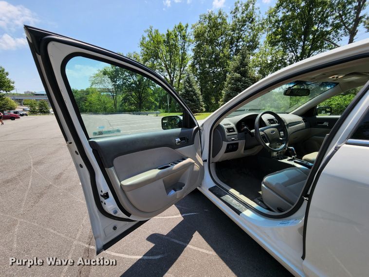 image for item MK9074 2012 Ford Fusion Hybrid