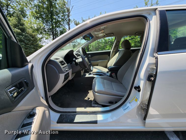 image for item MK9074 2012 Ford Fusion Hybrid