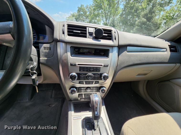 image for item MK9074 2012 Ford Fusion Hybrid