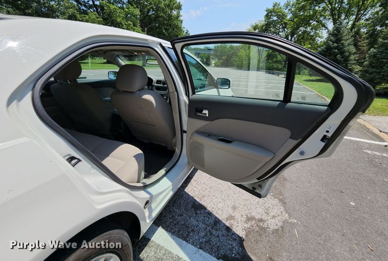 image for item MK9074 2012 Ford Fusion Hybrid