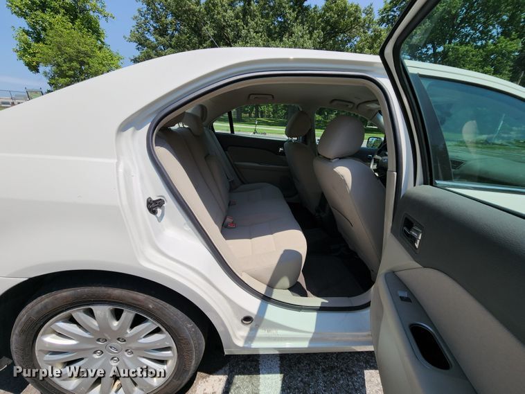 image for item MK9074 2012 Ford Fusion Hybrid