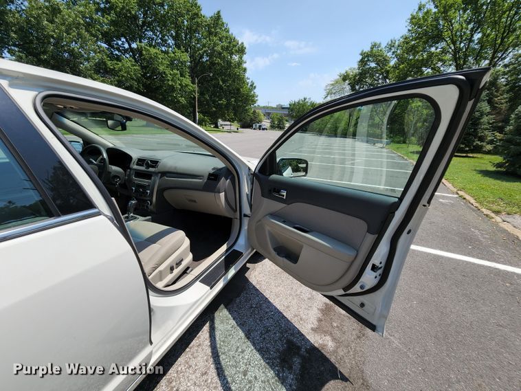 image for item MK9074 2012 Ford Fusion Hybrid