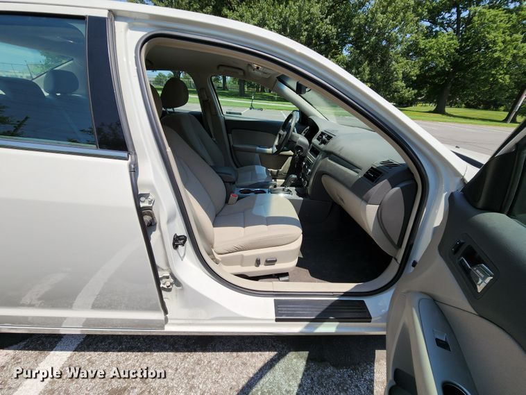 image for item MK9074 2012 Ford Fusion Hybrid