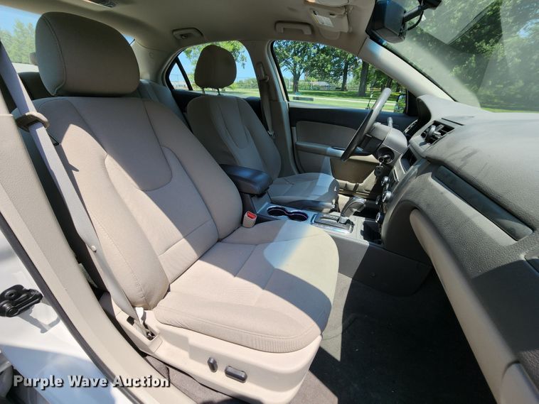 image for item MK9074 2012 Ford Fusion Hybrid