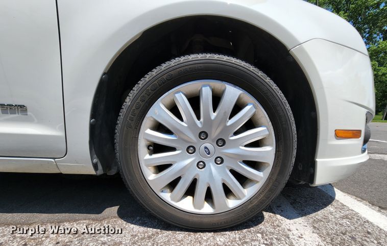 image for item MK9074 2012 Ford Fusion Hybrid