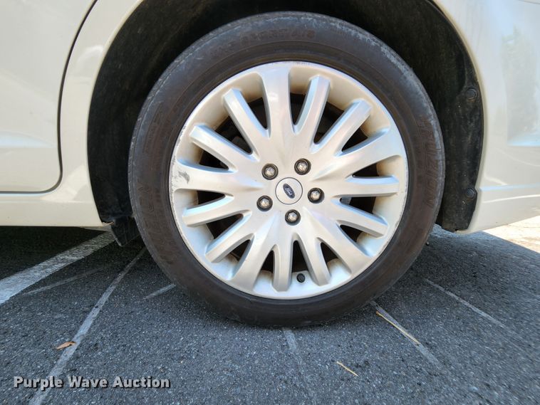 image for item MK9074 2012 Ford Fusion Hybrid