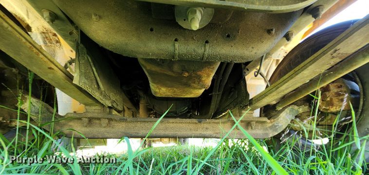 image for item MK9082 2001 Freightliner FS65  school bus