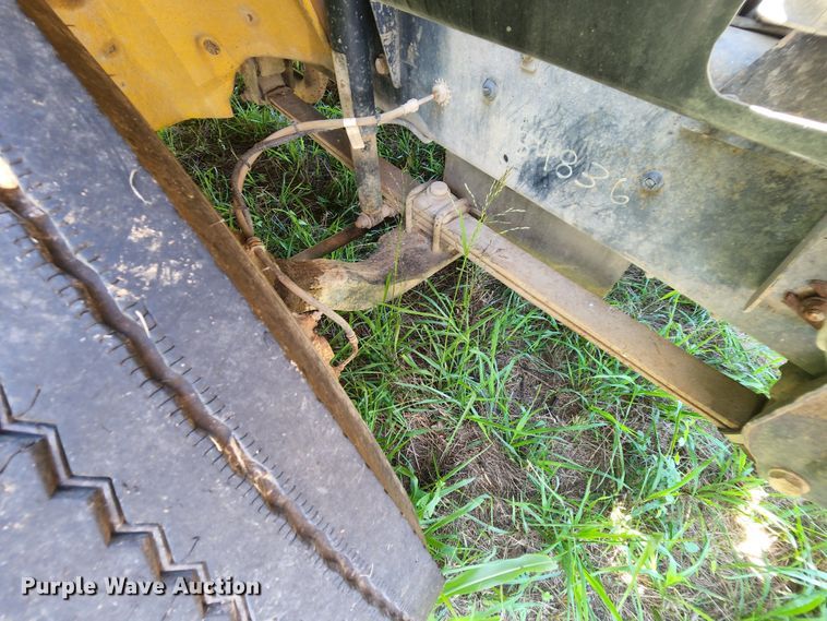 image for item MK9082 2001 Freightliner FS65  school bus