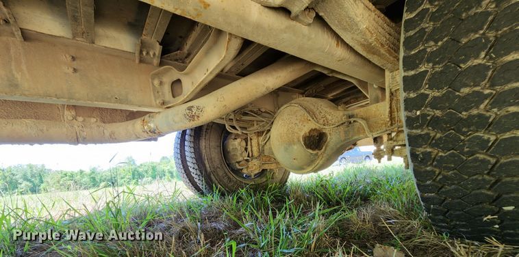 image for item MK9082 2001 Freightliner FS65  school bus