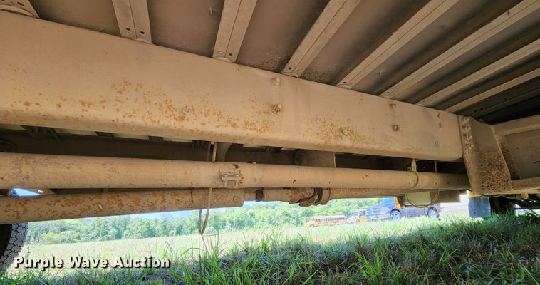 image for item MK9082 2001 Freightliner FS65  school bus