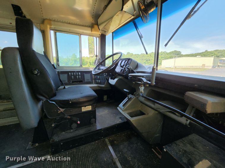 image for item MK9082 2001 Freightliner FS65  school bus