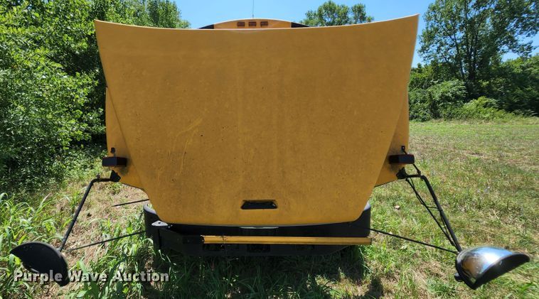 image for item MK9082 2001 Freightliner FS65  school bus