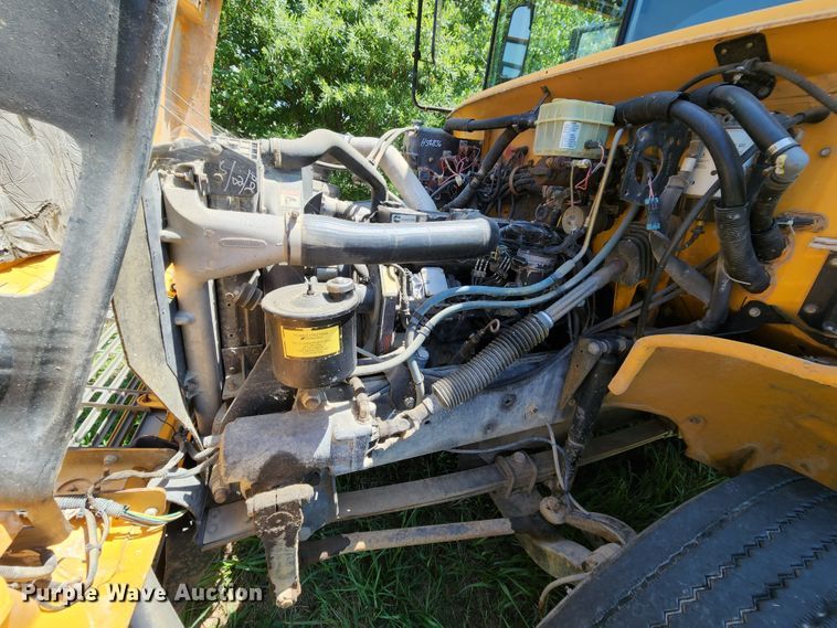 image for item MK9082 2001 Freightliner FS65  school bus