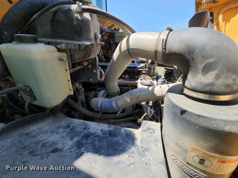 image for item MK9082 2001 Freightliner FS65  school bus