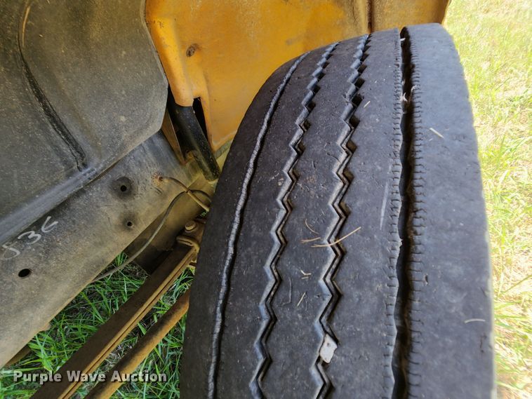 image for item MK9082 2001 Freightliner FS65  school bus