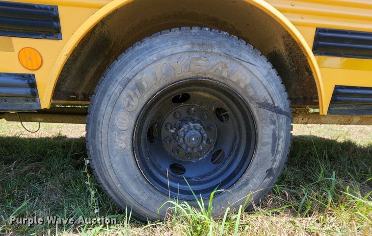 image for item MK9082 2001 Freightliner FS65  school bus