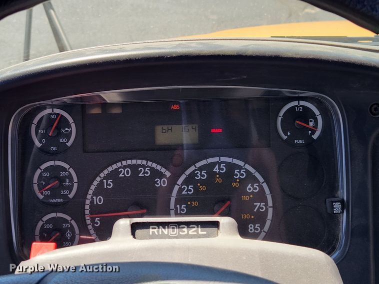 image for item MK9083 2007 Thomas Built B2  school bus