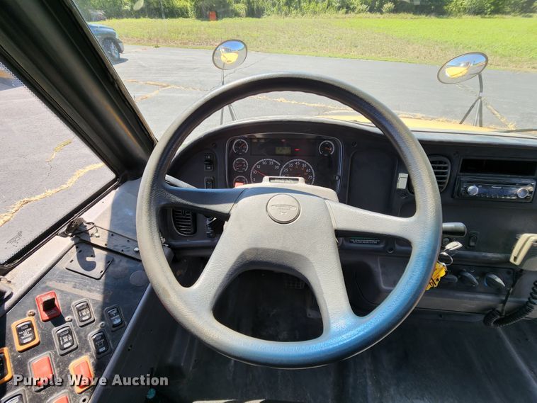 image for item MK9083 2007 Thomas Built B2  school bus