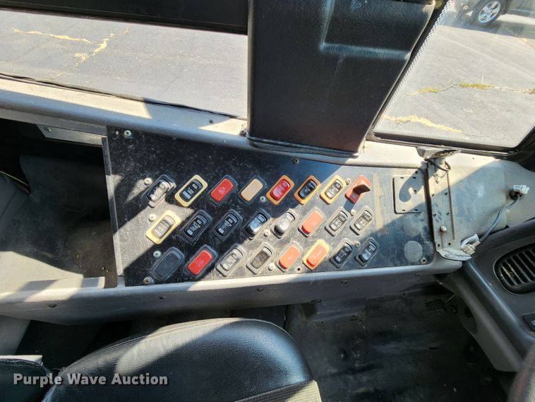 image for item MK9083 2007 Thomas Built B2  school bus