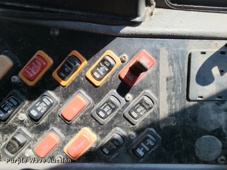 image for item MK9083 2007 Thomas Built B2  school bus