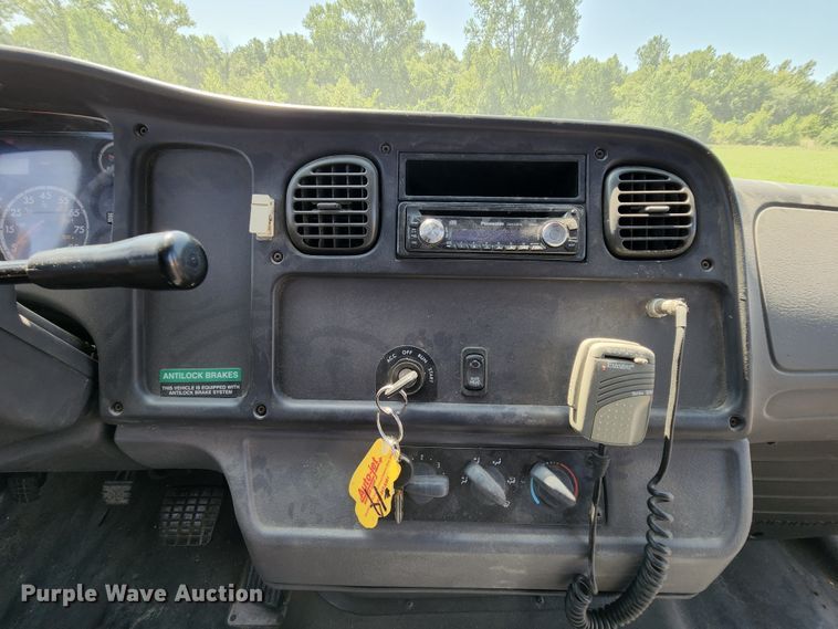 image for item MK9083 2007 Thomas Built B2  school bus