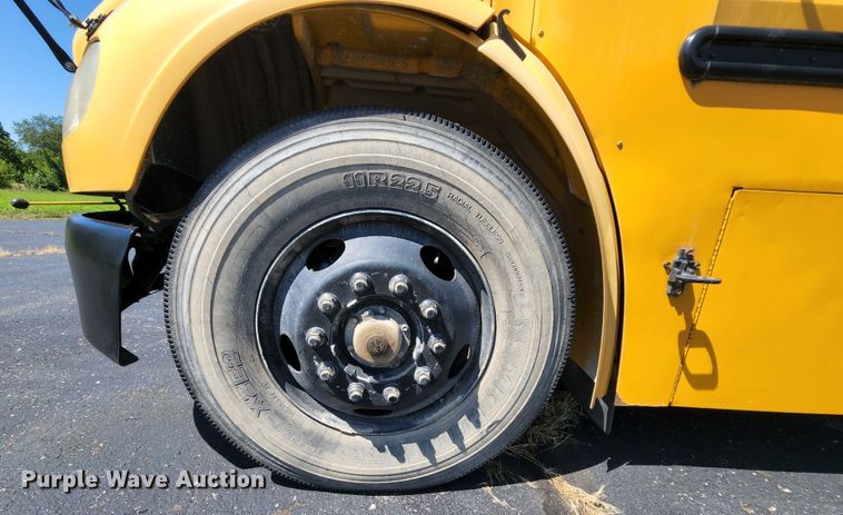 image for item MK9083 2007 Thomas Built B2  school bus