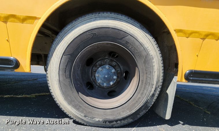 image for item MK9083 2007 Thomas Built B2  school bus