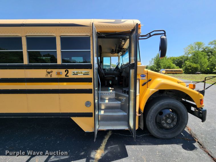 image for item MK9084 2006 Blue Bird Vision  school bus