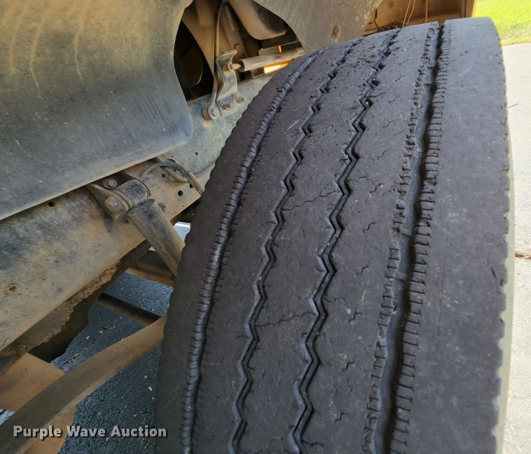 image for item MK9084 2006 Blue Bird Vision  school bus