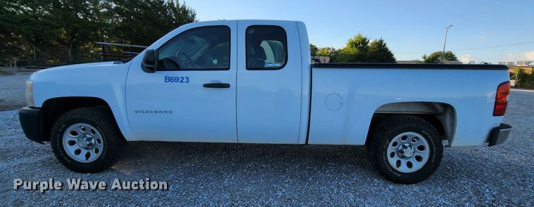 image for item MK9112 2010 Chevrolet Silverado 1500  Ext. Cab pickup truck