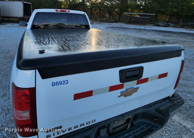 image for item MK9112 2010 Chevrolet Silverado 1500  Ext. Cab pickup truck