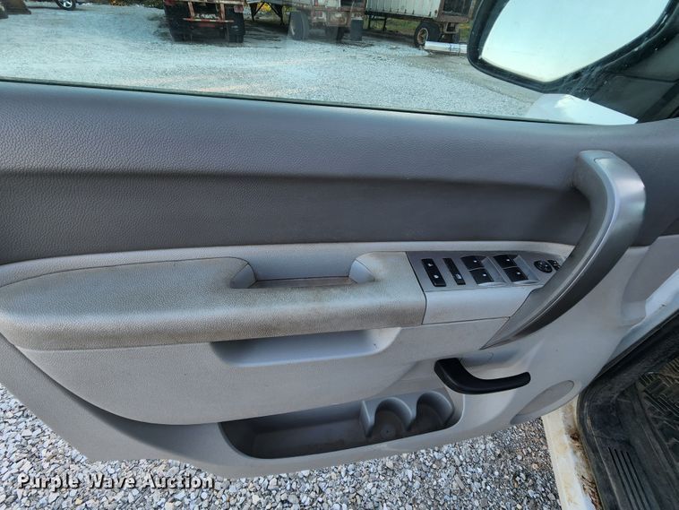 image for item MK9112 2010 Chevrolet Silverado 1500  Ext. Cab pickup truck