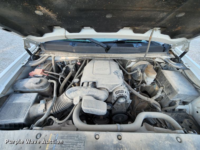 image for item MK9112 2010 Chevrolet Silverado 1500  Ext. Cab pickup truck