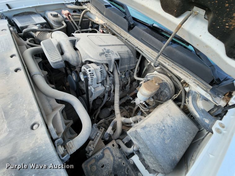 image for item MK9112 2010 Chevrolet Silverado 1500  Ext. Cab pickup truck