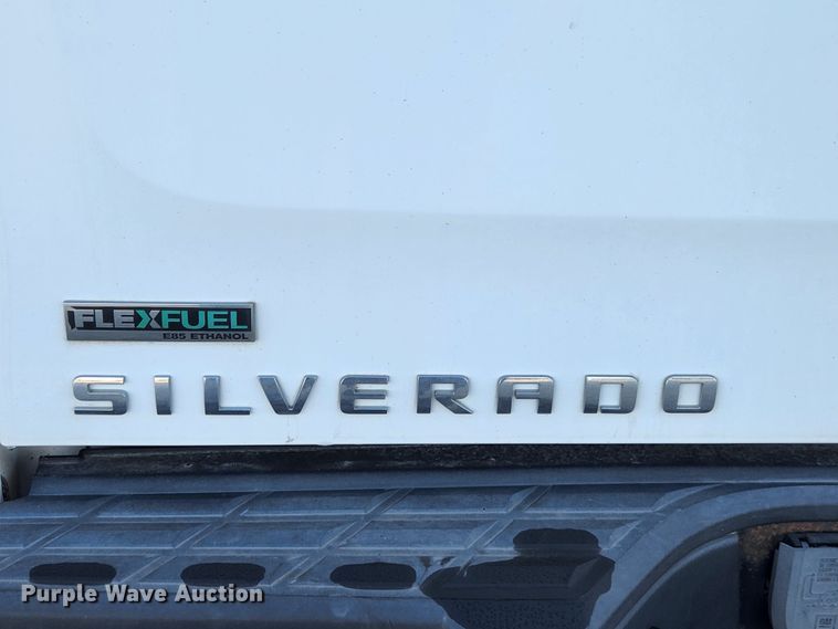 image for item MK9112 2010 Chevrolet Silverado 1500  Ext. Cab pickup truck