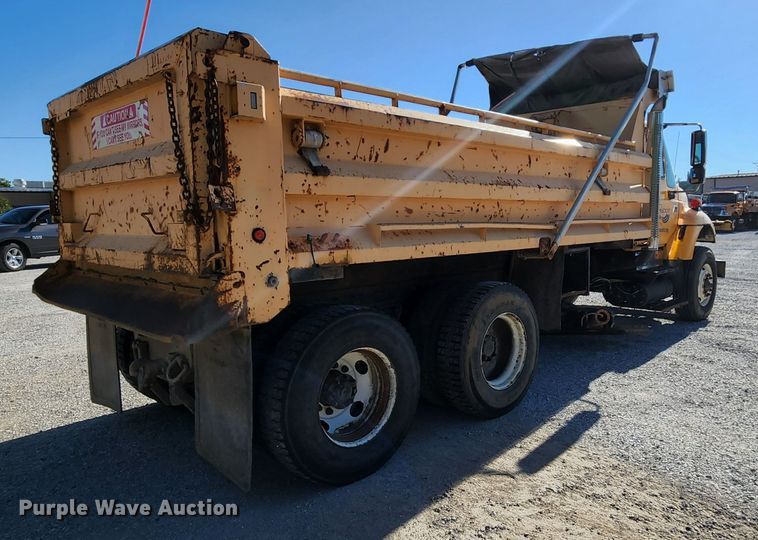 image for item MK9113 2006 International 7500  dump truck
