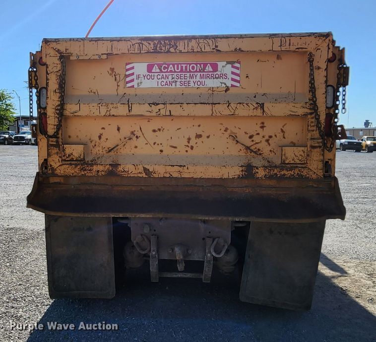 image for item MK9113 2006 International 7500  dump truck