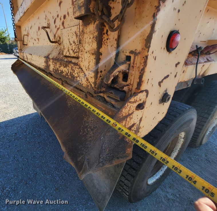 image for item MK9113 2006 International 7500  dump truck