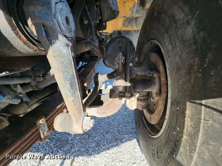 image for item MK9113 2006 International 7500  dump truck