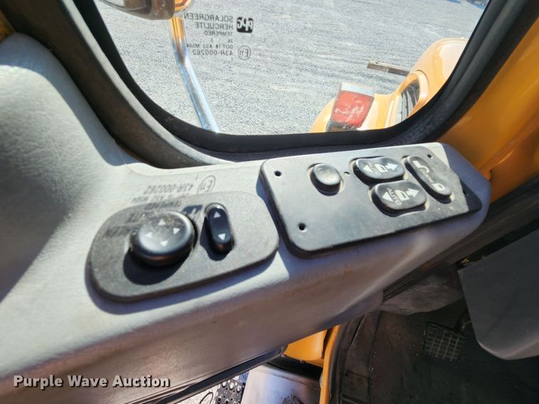 image for item MK9113 2006 International 7500  dump truck