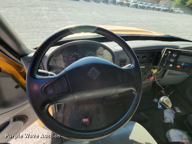 image for item MK9113 2006 International 7500  dump truck