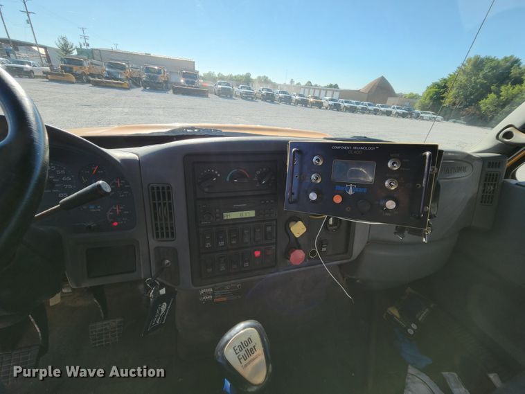 image for item MK9113 2006 International 7500  dump truck