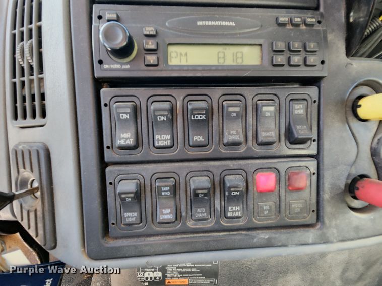 image for item MK9113 2006 International 7500  dump truck