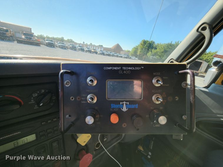 image for item MK9113 2006 International 7500  dump truck