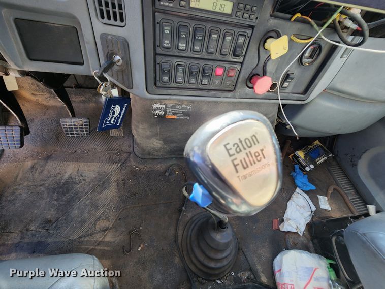 image for item MK9113 2006 International 7500  dump truck