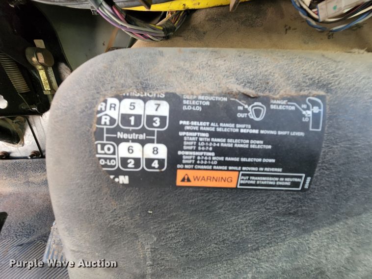 image for item MK9113 2006 International 7500  dump truck